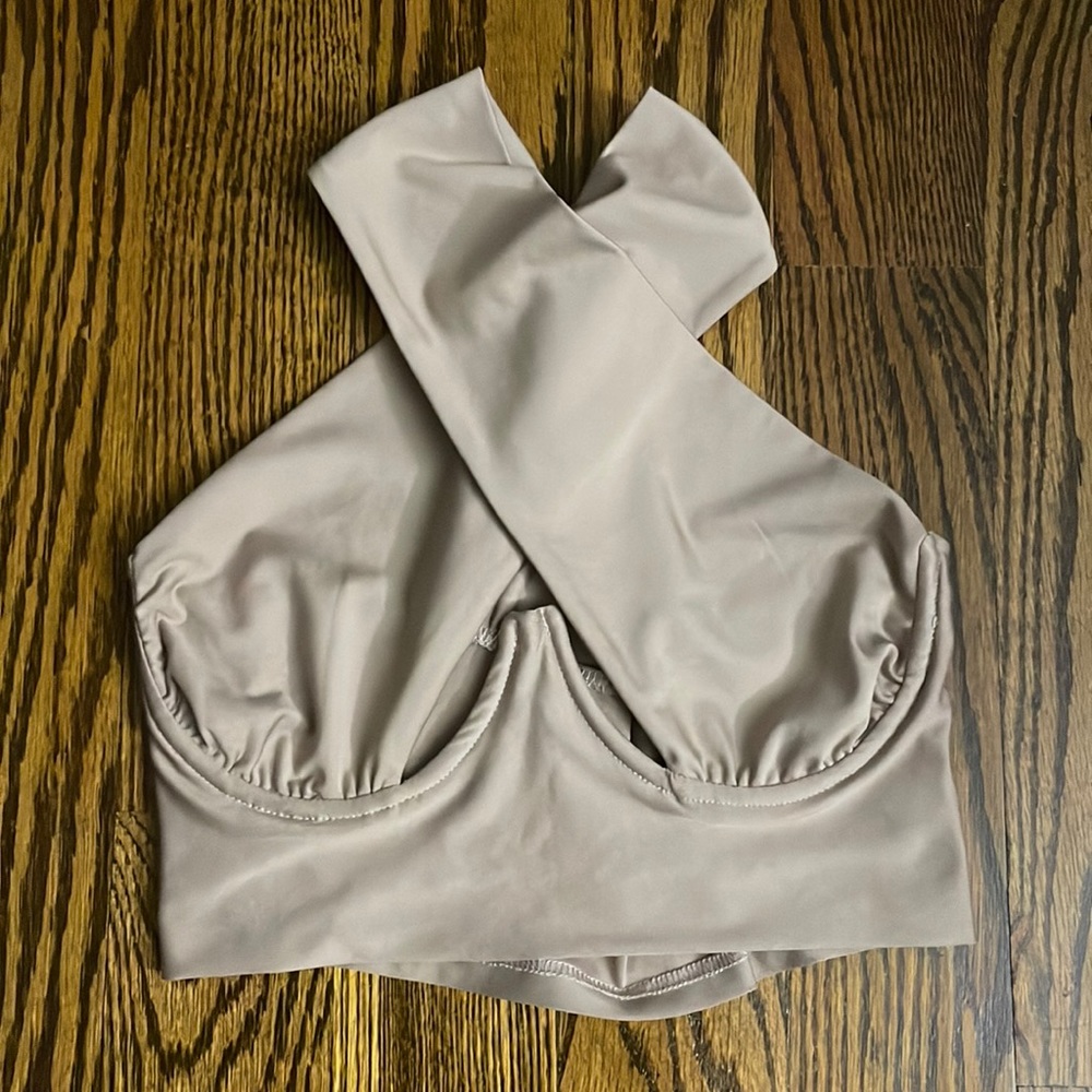 Small cross halter crop top with underwire
